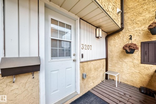 3207 139 Avenue  Edmonton, AB T5Y 1T2