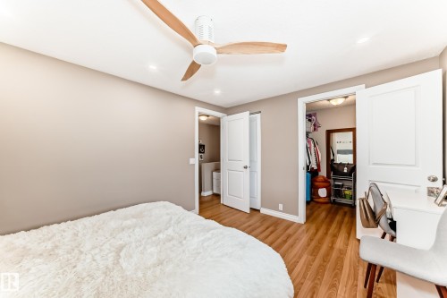 3207 139 Avenue, Edmonton, AB - Indoor Photo Showing Bedroom