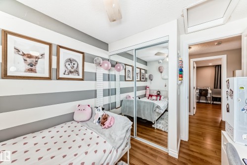 3207 139 Avenue, Edmonton, AB - Indoor Photo Showing Bedroom