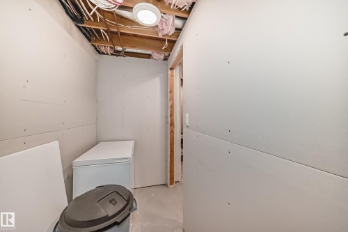 3207 139 Avenue, Edmonton, AB - Indoor