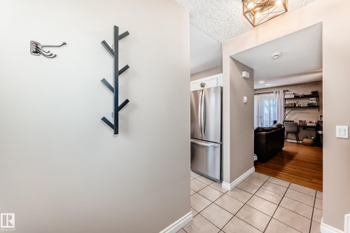 3207 139 Avenue, Edmonton, AB - Indoor Photo Showing Other Room
