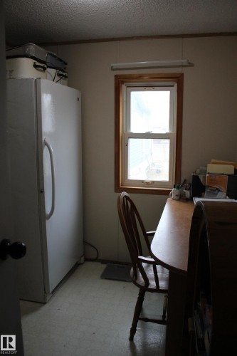 Image quality insufficient for description - 4839 49 Avenue, Chipman, AB - Indoor