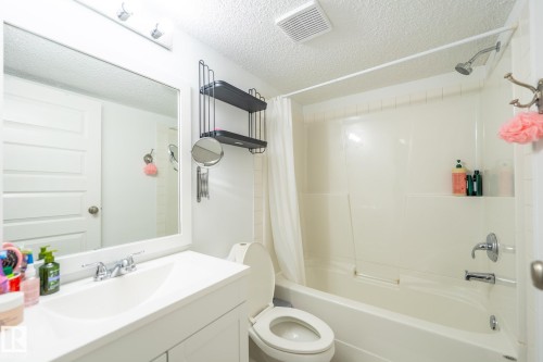 142 10636 120 Street, Edmonton, AB - Indoor Photo Showing Bathroom