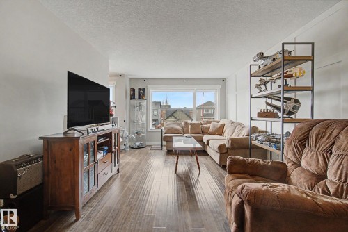 121 401 Southfork Drive, Leduc, AB - Indoor Photo Showing Living Room