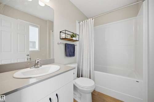 9496 Colak Lane, Edmonton, AB - Indoor Photo Showing Bathroom
