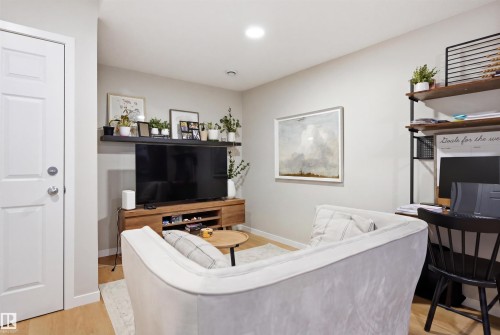 9496 Colak Lane, Edmonton, AB - Indoor