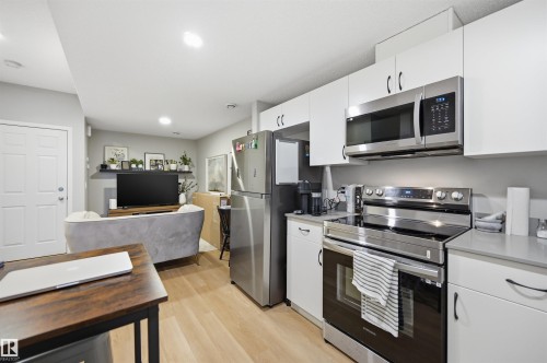 9496 Colak Lane, Edmonton, AB - Indoor Photo Showing Kitchen