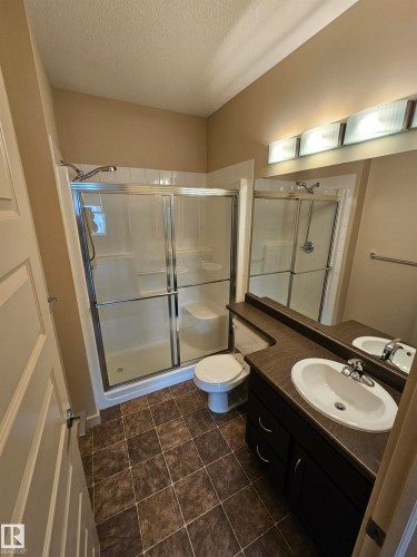Primary Bathroom w/ Large Shower - Edmonton, AB - Indoor Photo Showing Bathroom