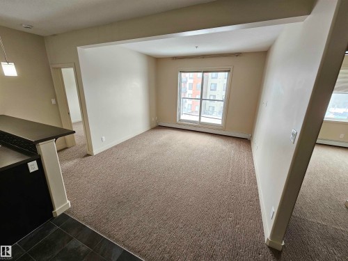 Edmonton, AB - Indoor Photo Showing Other Room
