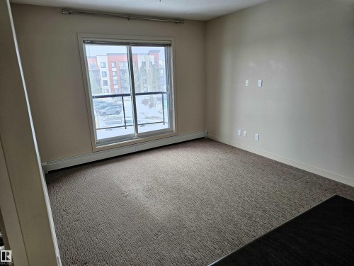 Edmonton, AB - Indoor Photo Showing Other Room