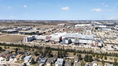 Image quality insufficient for description - 18604 97A Avenue, Edmonton, AB - Outdoor With View