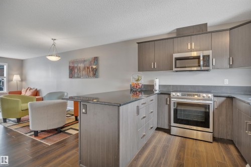 419 Simpkins Link, Leduc, AB - Indoor Photo Showing Kitchen