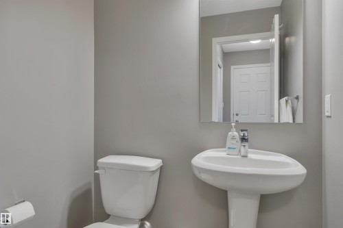 419 Simpkins Link, Leduc, AB - Indoor Photo Showing Bathroom
