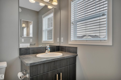419 Simpkins Link, Leduc, AB - Indoor Photo Showing Bathroom