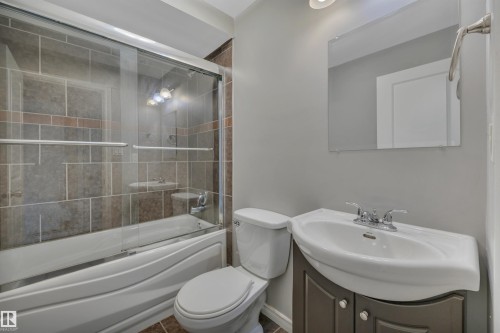 419 Simpkins Link, Leduc, AB - Indoor Photo Showing Bathroom