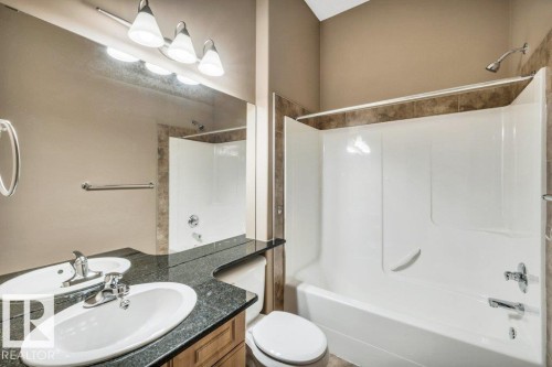 17 12610 15 Avenue, Edmonton, AB - Indoor Photo Showing Bathroom