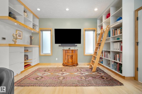 9604 100A Street, Edmonton, AB - Indoor