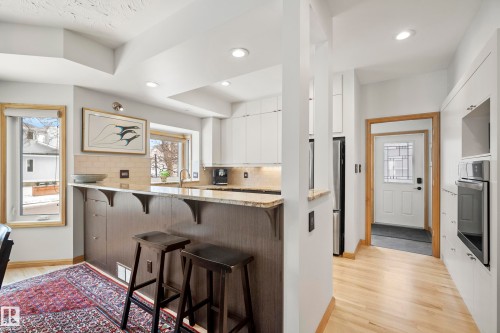 9604 100A Street, Edmonton, AB - Indoor