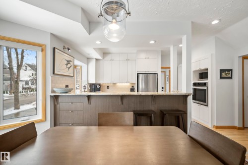 9604 100A Street, Edmonton, AB - Indoor