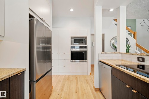 9604 100A Street, Edmonton, AB - Indoor Photo Showing Kitchen