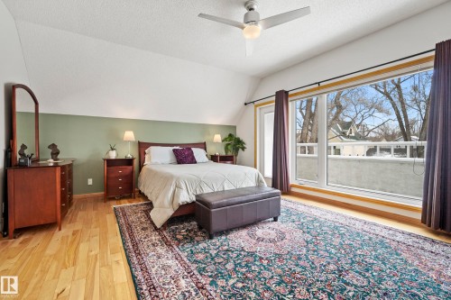 9604 100A Street, Edmonton, AB - Indoor Photo Showing Bedroom