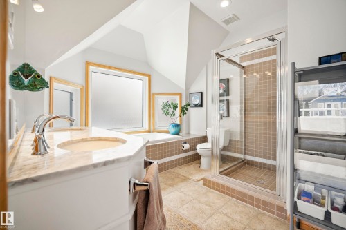 9604 100A Street, Edmonton, AB - Indoor Photo Showing Bathroom