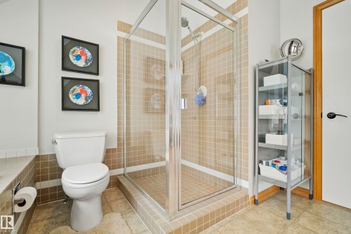 9604 100A Street, Edmonton, AB - Indoor Photo Showing Bathroom