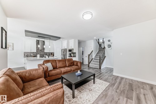 7035 Chivers Loop, Edmonton, AB - Indoor Photo Showing Living Room