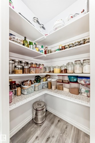 7035 Chivers Loop, Edmonton, AB - Indoor With Storage