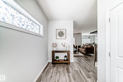 7035 Chivers Loop, Edmonton, AB - Indoor Photo Showing Other Room