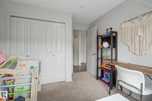 330 390 Windermere Rd, Edmonton, AB - Indoor Photo Showing Bedroom