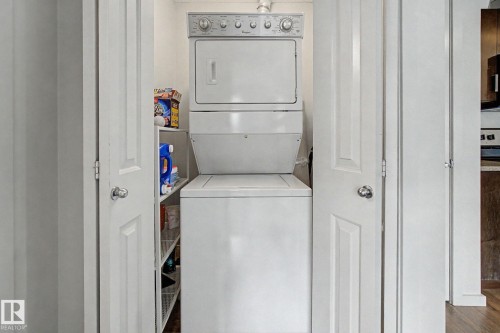 330 390 Windermere Rd, Edmonton, AB - Indoor Photo Showing Laundry Room