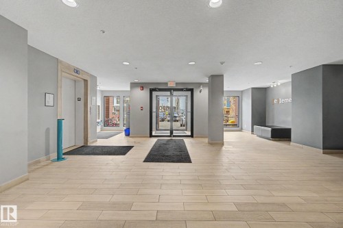 330 390 Windermere Rd, Edmonton, AB - Indoor Photo Showing Other Room