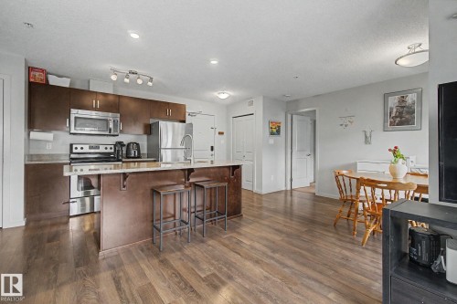 330 390 Windermere Rd, Edmonton, AB - Indoor