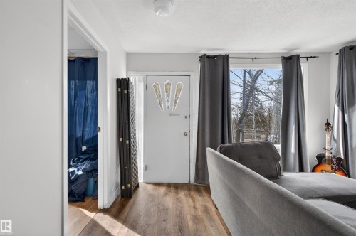 9205 99 Street, Edmonton, AB - Indoor