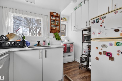 9205 99 Street, Edmonton, AB - Indoor Photo Showing Kitchen