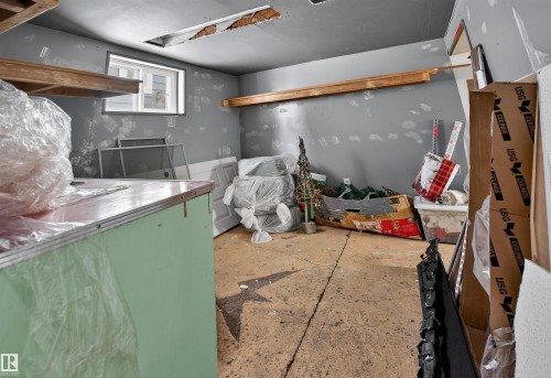 9205 99 Street, Edmonton, AB - Indoor