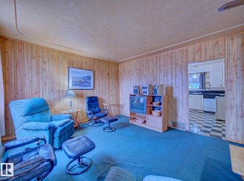 9533 77 Avenue, Edmonton, AB - Indoor