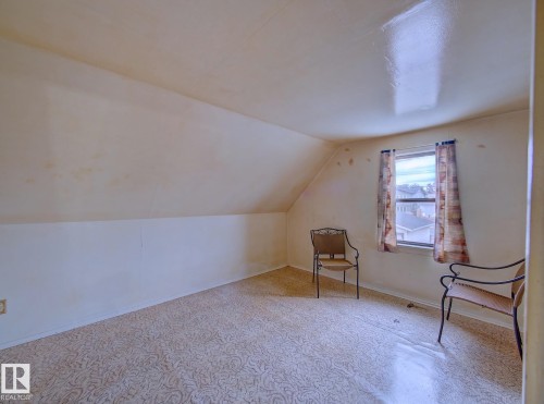 9533 77 Avenue, Edmonton, AB - Indoor