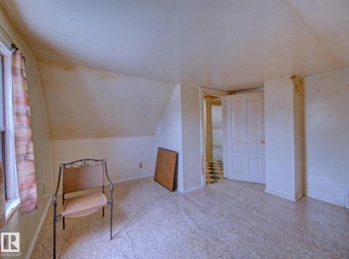 9533 77 Avenue, Edmonton, AB - Indoor