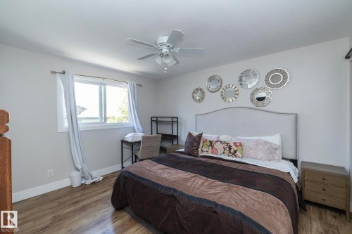 3511 33 Avenue, Edmonton, AB - Indoor Photo Showing Bedroom