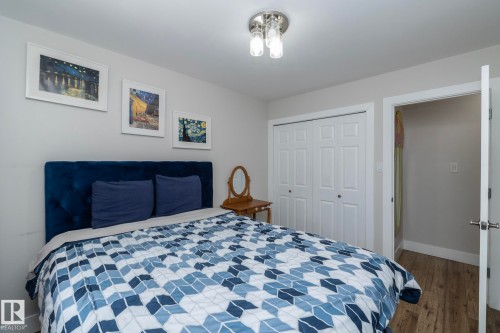 3511 33 Avenue, Edmonton, AB - Indoor Photo Showing Bedroom