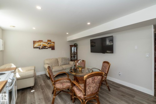 3511 33 Avenue, Edmonton, AB - Indoor