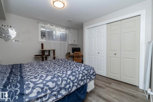 3511 33 Avenue, Edmonton, AB - Indoor Photo Showing Bedroom