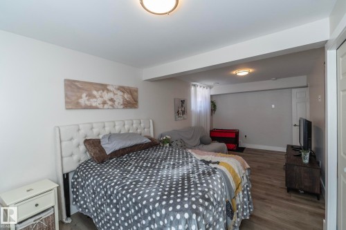 3511 33 Avenue, Edmonton, AB - Indoor Photo Showing Bedroom