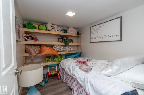 3511 33 Avenue, Edmonton, AB - Indoor Photo Showing Bedroom