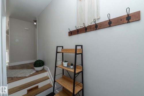 3511 33 Avenue, Edmonton, AB - Indoor