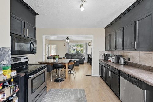 11908 71 Street, Edmonton, AB - Indoor Photo Showing Kitchen