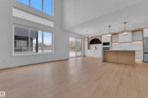 8790 Mayday Lane, Edmonton, AB - Indoor Photo Showing Kitchen