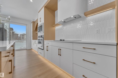 8790 Mayday Lane, Edmonton, AB - Indoor Photo Showing Kitchen